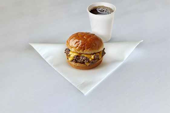 Light meal Cheeseburger Sunclass Airlines