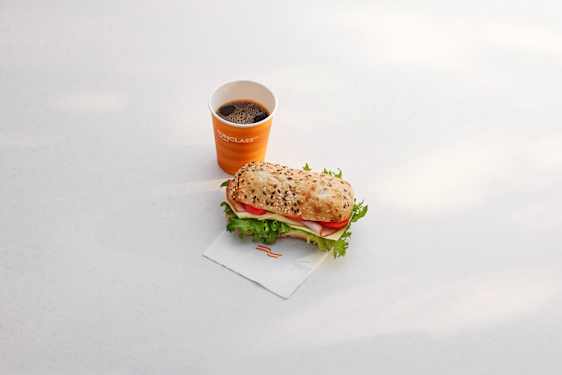 Sandwich och kaffe, exempel, på Sunclass Airlines