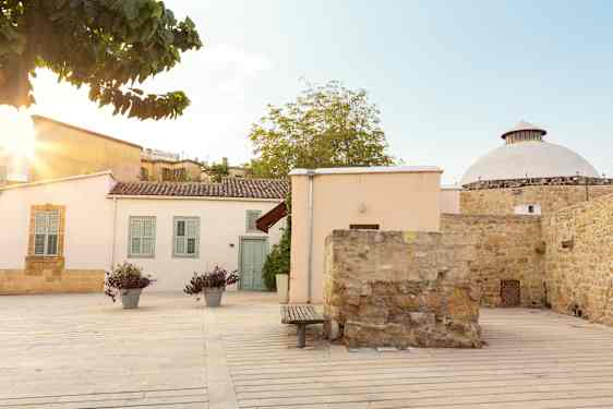 White stonehfacedes in Nicosia