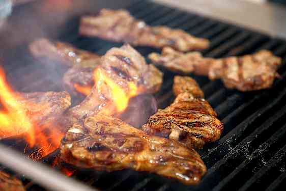 Restaurant with turqoise wall 