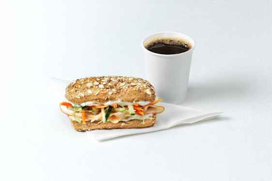 Sandwich och kaffe på Sunclass Airlines